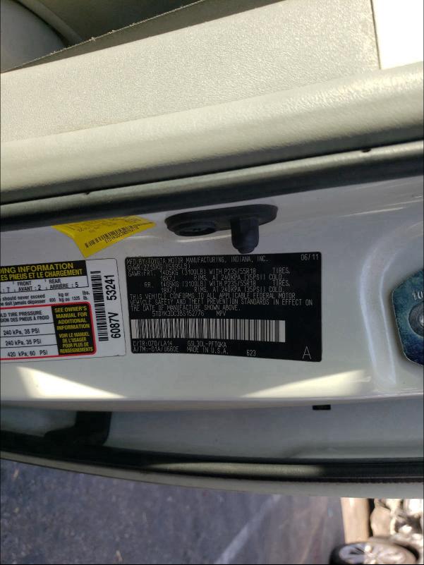 Photo 9 VIN: 5TDYK3DC3BS152776 - TOYOTA SIENNA XLE 