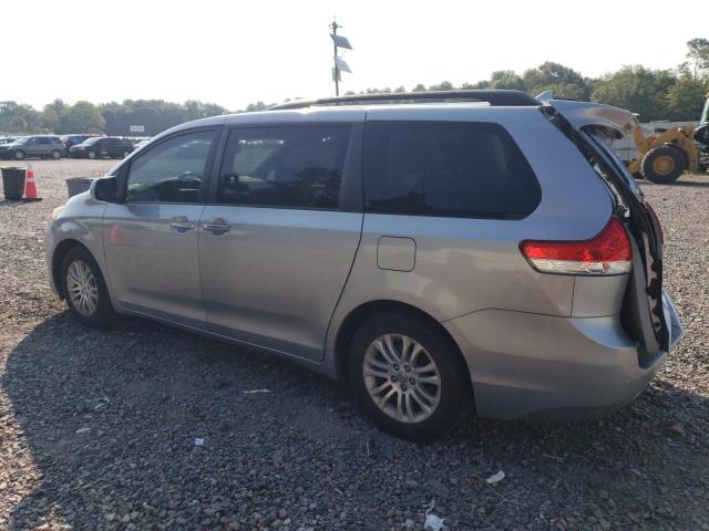 Photo 1 VIN: 5TDYK3DC3BS154995 - TOYOTA SIENNA XLE 