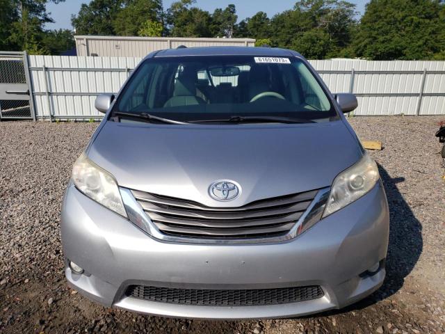 Photo 4 VIN: 5TDYK3DC3BS154995 - TOYOTA SIENNA XLE 