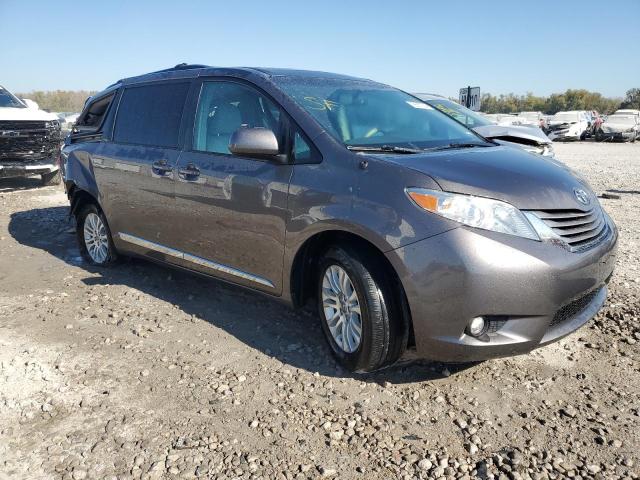 Photo 3 VIN: 5TDYK3DC3BS157363 - TOYOTA SIENNA XLE 