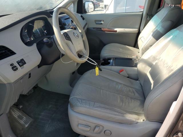 Photo 6 VIN: 5TDYK3DC3BS157363 - TOYOTA SIENNA XLE 