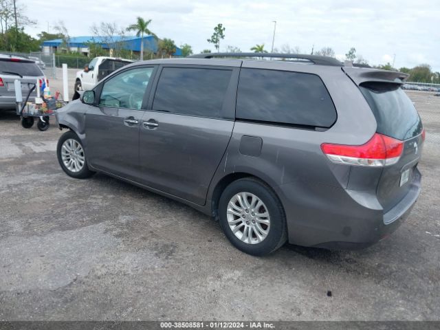 Photo 2 VIN: 5TDYK3DC3BS166452 - TOYOTA SIENNA 