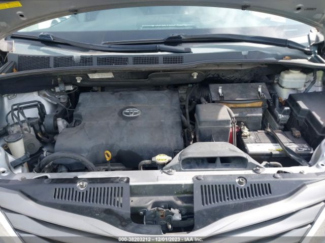 Photo 9 VIN: 5TDYK3DC3CS184905 - TOYOTA SIENNA 