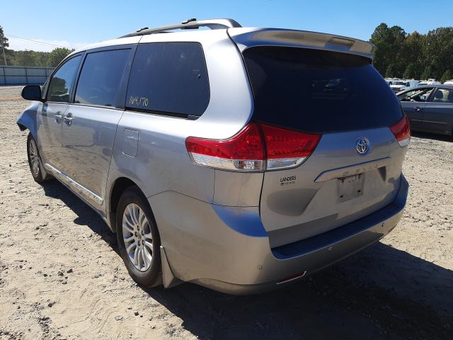 Photo 2 VIN: 5TDYK3DC3CS191109 - TOYOTA SIENNA XLE 