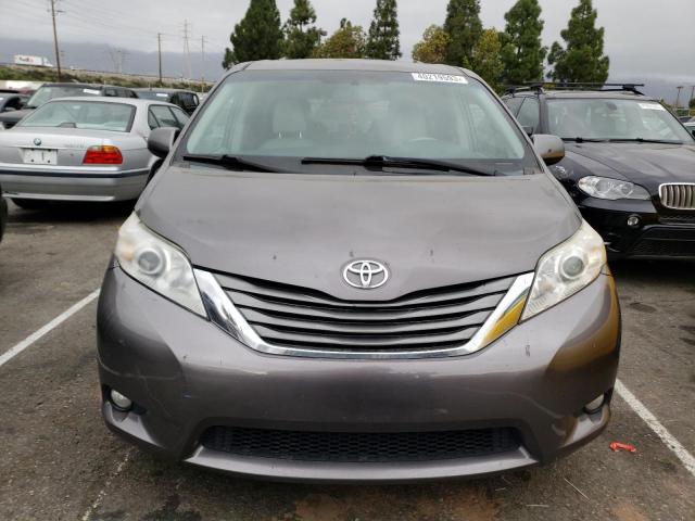 Photo 4 VIN: 5TDYK3DC3CS202481 - TOYOTA SIENNA XLE 