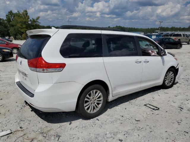 Photo 2 VIN: 5TDYK3DC3CS211911 - TOYOTA SIENNA XLE 