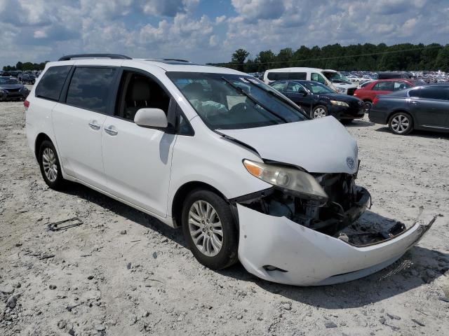 Photo 3 VIN: 5TDYK3DC3CS211911 - TOYOTA SIENNA XLE 