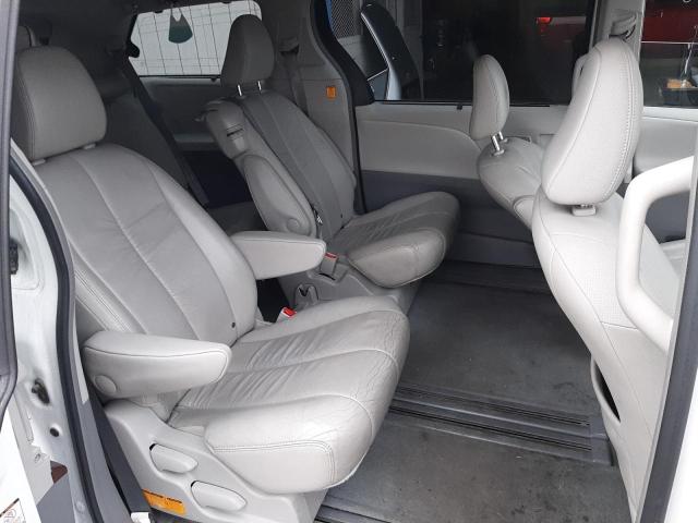 Photo 10 VIN: 5TDYK3DC3CS215537 - TOYOTA SIENNA XLE 