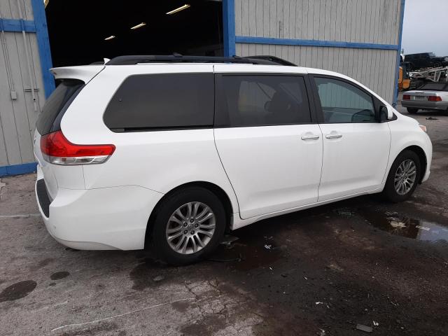 Photo 2 VIN: 5TDYK3DC3CS215537 - TOYOTA SIENNA XLE 