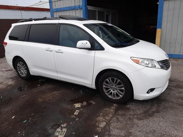 Photo 3 VIN: 5TDYK3DC3CS215537 - TOYOTA SIENNA XLE 