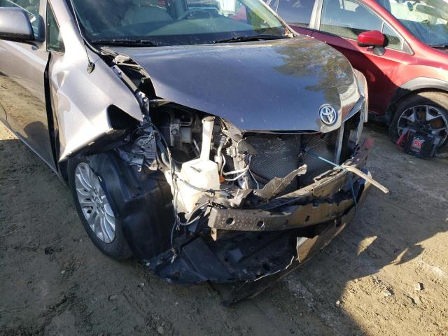 Photo 8 VIN: 5TDYK3DC3CS223878 - TOYOTA SIENNA XLE 