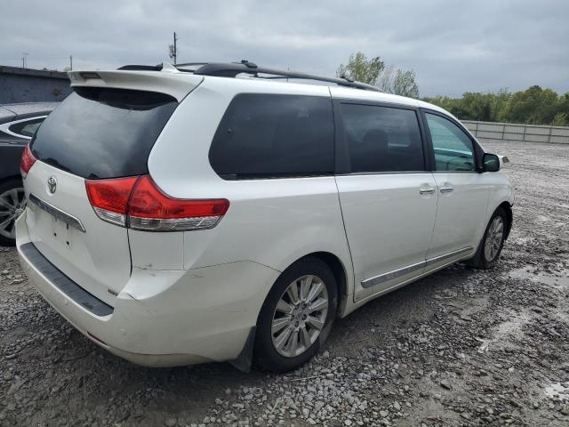 Photo 2 VIN: 5TDYK3DC3CS229101 - TOYOTA SIENNA XLE 