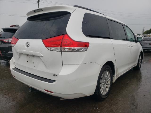 Photo 3 VIN: 5TDYK3DC3CS234458 - TOYOTA SIENNA XLE 