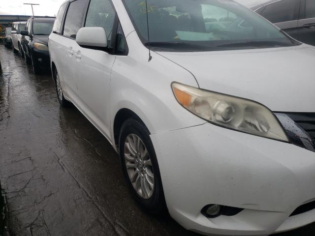 Photo 8 VIN: 5TDYK3DC3CS234458 - TOYOTA SIENNA XLE 