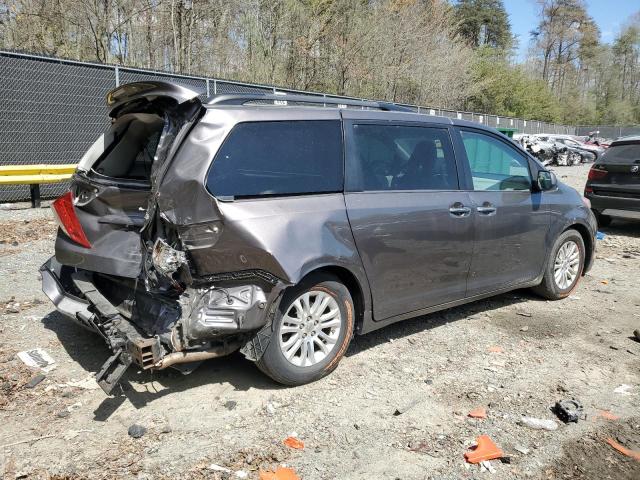 Photo 2 VIN: 5TDYK3DC3CS239790 - TOYOTA SIENNA XLE 