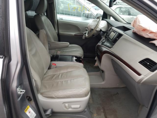 Photo 4 VIN: 5TDYK3DC3CS243760 - TOYOTA SIENNA XLE 