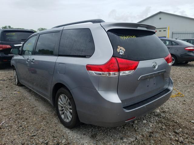 Photo 2 VIN: 5TDYK3DC3CS251406 - TOYOTA SIENNA XLE 