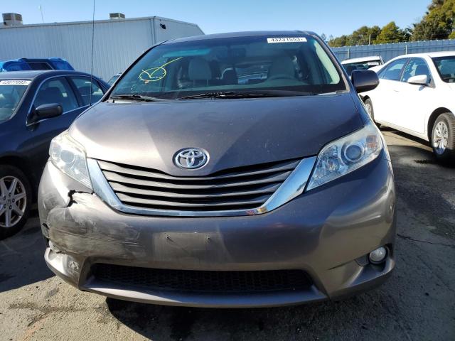 Photo 4 VIN: 5TDYK3DC3CS269534 - TOYOTA SIENNA XLE 