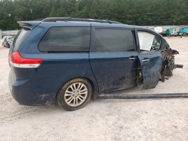 Photo 2 VIN: 5TDYK3DC3CS274748 - TOYOTA SIENNA XLE 