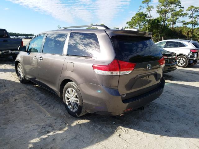 Photo 2 VIN: 5TDYK3DC3CS278167 - TOYOTA SIENNA XLE 