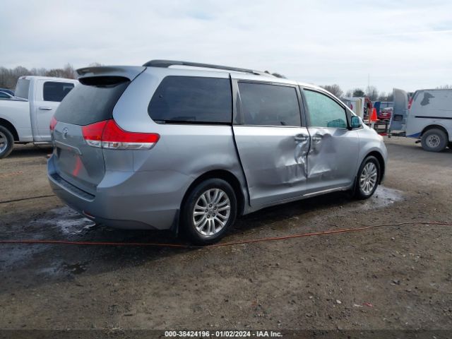 Photo 3 VIN: 5TDYK3DC3DS287825 - TOYOTA SIENNA 