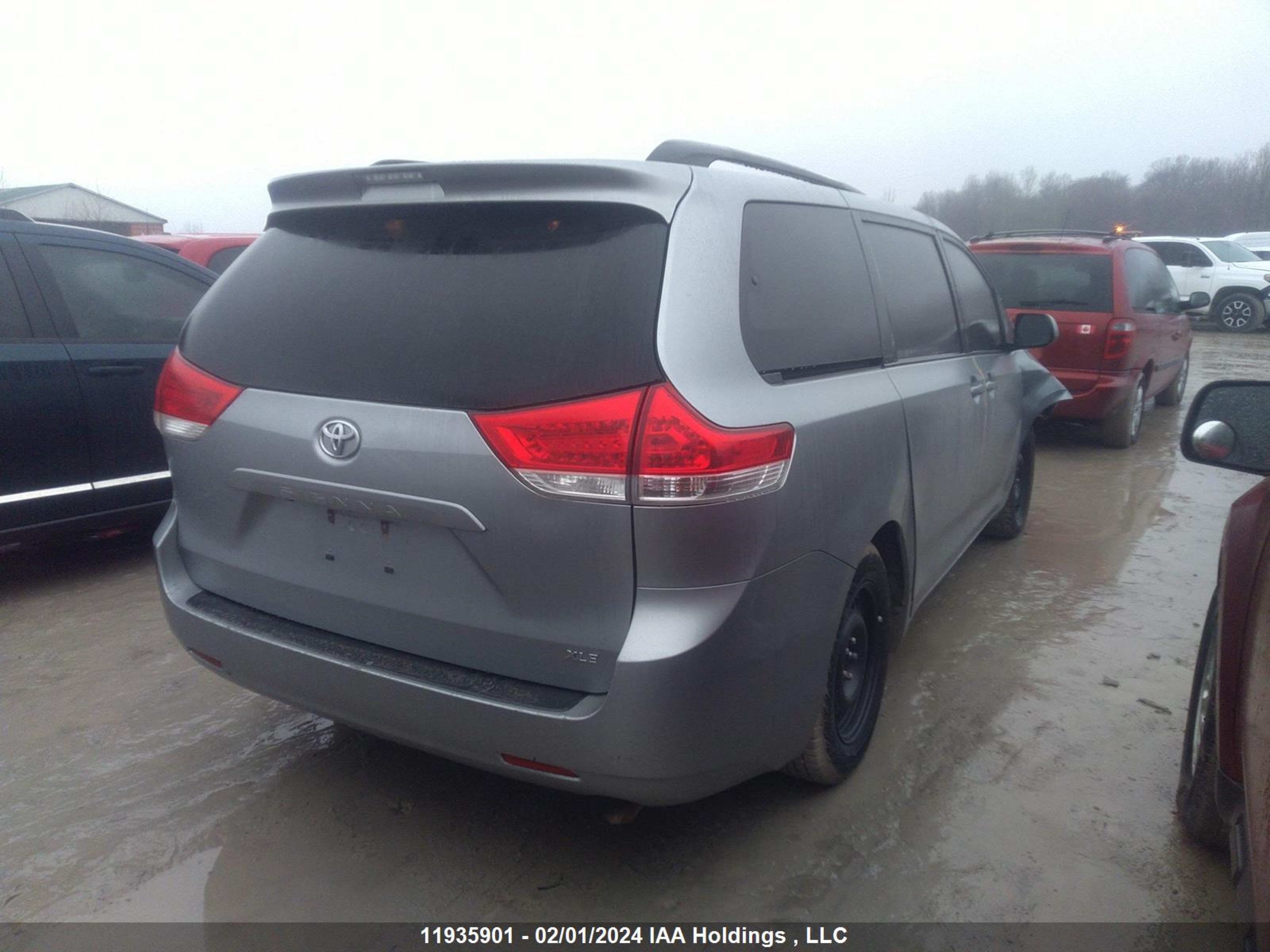 Photo 3 VIN: 5TDYK3DC3DS295908 - TOYOTA SIENNA 