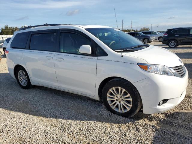 Photo 3 VIN: 5TDYK3DC3DS313470 - TOYOTA SIENNA XLE 