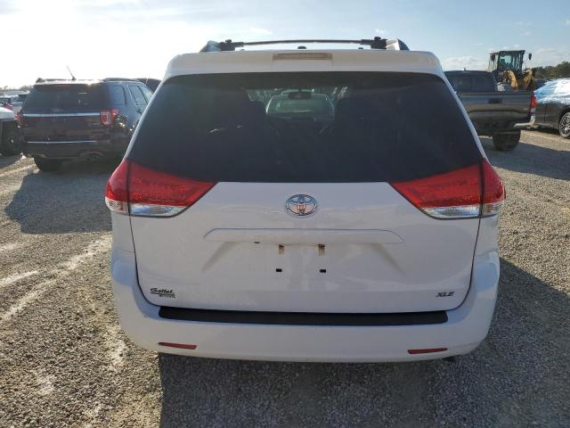 Photo 5 VIN: 5TDYK3DC3DS313470 - TOYOTA SIENNA XLE 