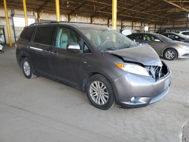 Photo 3 VIN: 5TDYK3DC3DS320600 - TOYOTA SIENNA XLE 