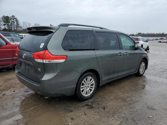 Photo 2 VIN: 5TDYK3DC3DS327479 - TOYOTA SIENNA XLE 