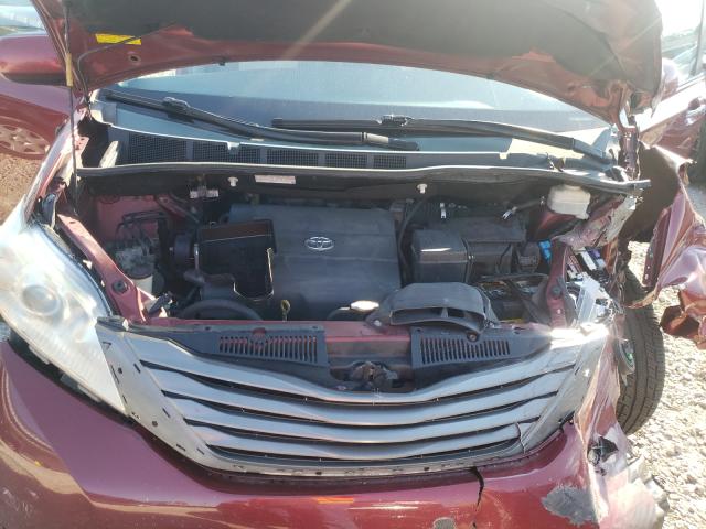 Photo 6 VIN: 5TDYK3DC3DS329331 - TOYOTA SIENNA XLE 