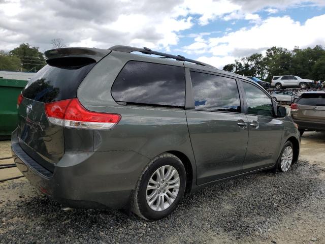 Photo 2 VIN: 5TDYK3DC3DS334481 - TOYOTA SIENNA XLE 