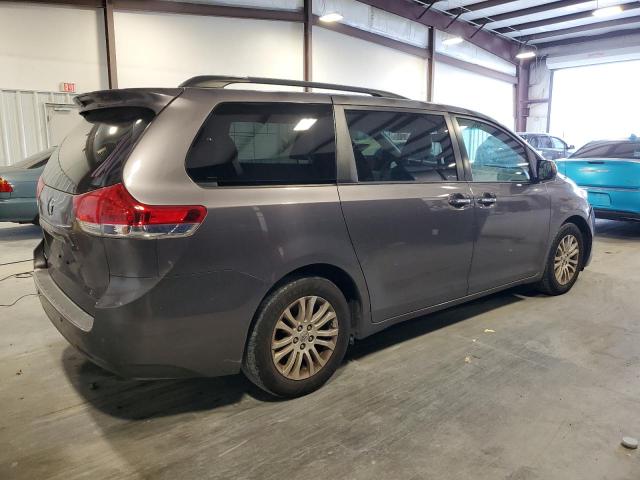 Photo 2 VIN: 5TDYK3DC3DS345822 - TOYOTA SIENNA XLE 