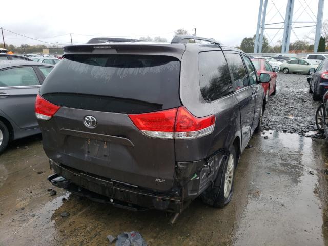 Photo 3 VIN: 5TDYK3DC3DS360501 - TOYOTA SIENNA XLE 