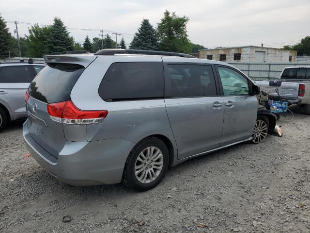 Photo 2 VIN: 5TDYK3DC3DS362149 - TOYOTA SIENNA XLE 