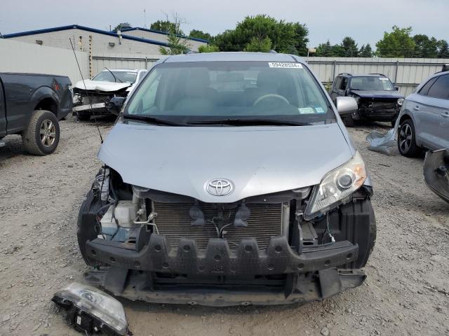 Photo 4 VIN: 5TDYK3DC3DS362149 - TOYOTA SIENNA XLE 