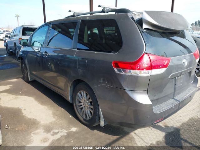 Photo 2 VIN: 5TDYK3DC3DS363771 - TOYOTA SIENNA 