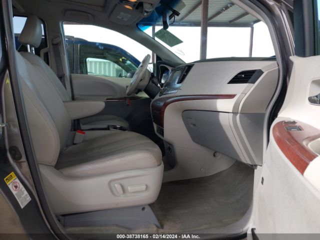 Photo 4 VIN: 5TDYK3DC3DS363771 - TOYOTA SIENNA 