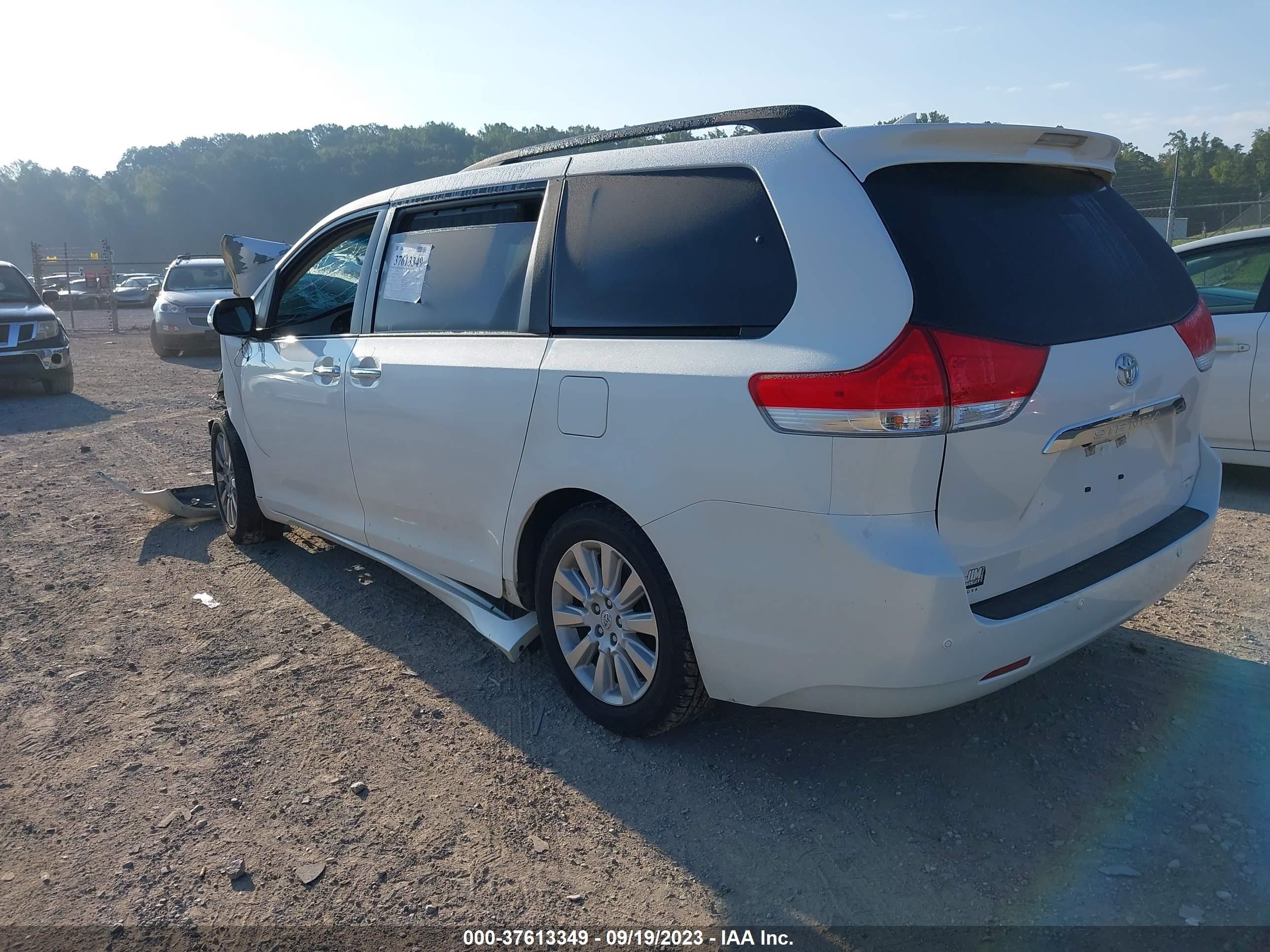 Photo 2 VIN: 5TDYK3DC3DS366363 - TOYOTA SIENNA 