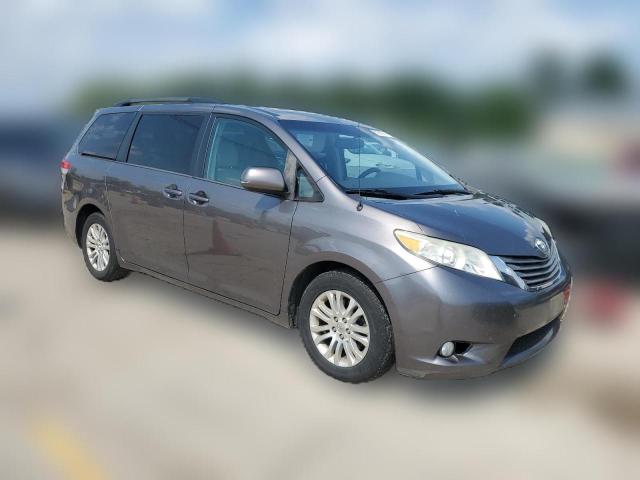 Photo 3 VIN: 5TDYK3DC3DS367481 - TOYOTA SIENNA XLE 