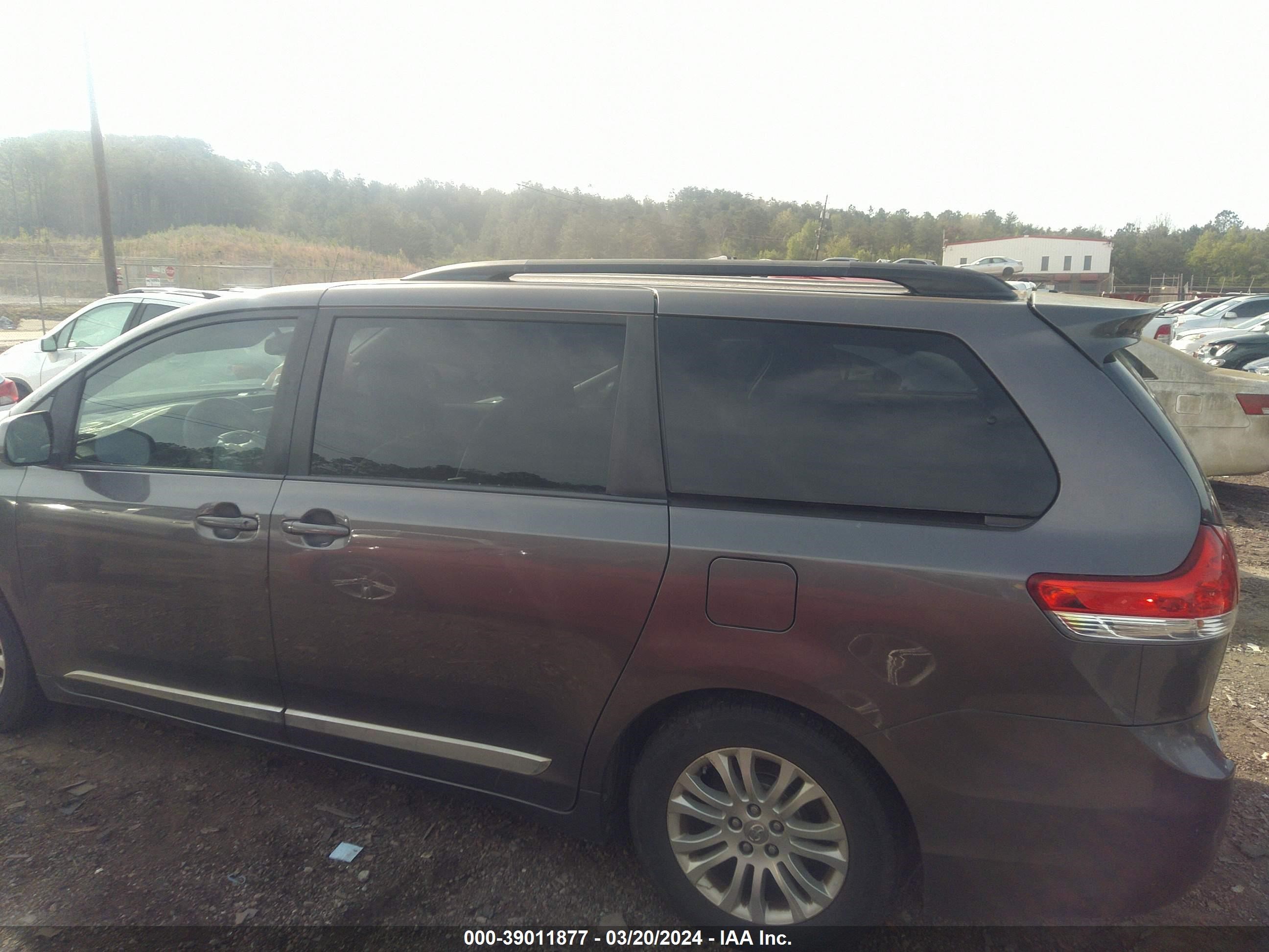 Photo 14 VIN: 5TDYK3DC3DS371112 - TOYOTA SIENNA 