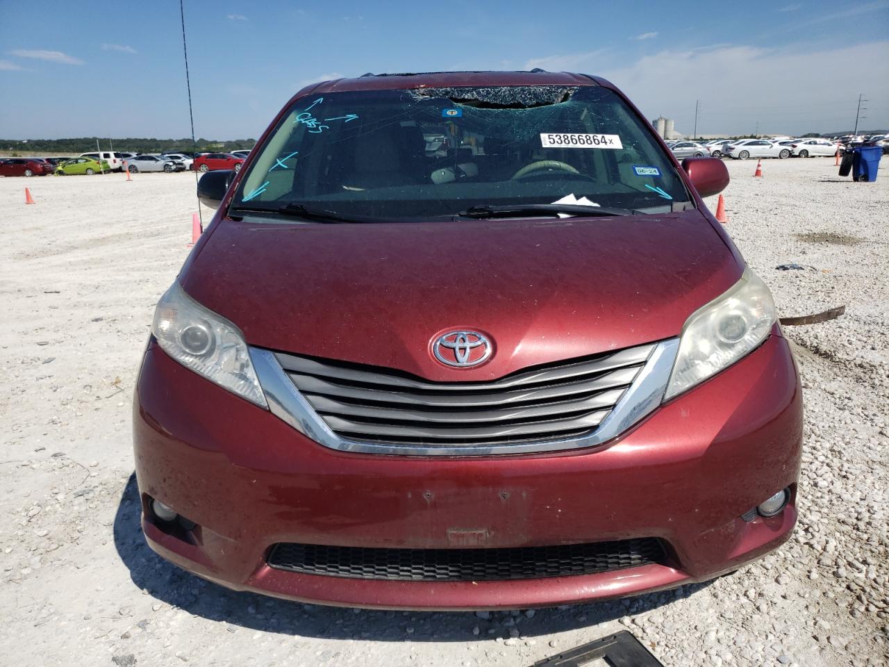 Photo 4 VIN: 5TDYK3DC3DS383289 - TOYOTA SIENNA 