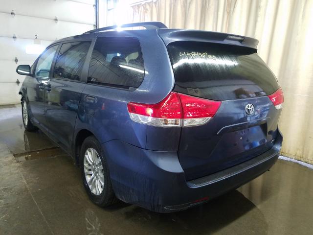 Photo 2 VIN: 5TDYK3DC3DS393448 - TOYOTA SIENNA XLE 