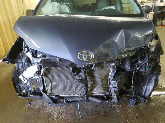 Photo 8 VIN: 5TDYK3DC3DS393448 - TOYOTA SIENNA XLE 