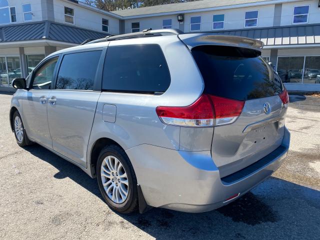 Photo 2 VIN: 5TDYK3DC3ES410377 - TOYOTA SIENNA XLE 