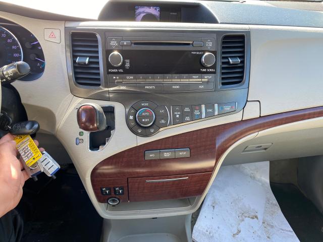 Photo 9 VIN: 5TDYK3DC3ES410377 - TOYOTA SIENNA XLE 