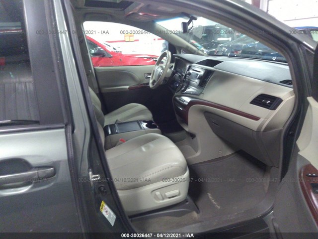 Photo 4 VIN: 5TDYK3DC3ES414171 - TOYOTA SIENNA 