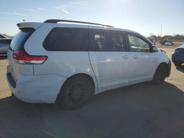 Photo 2 VIN: 5TDYK3DC3ES432282 - TOYOTA SIENNA XLE 