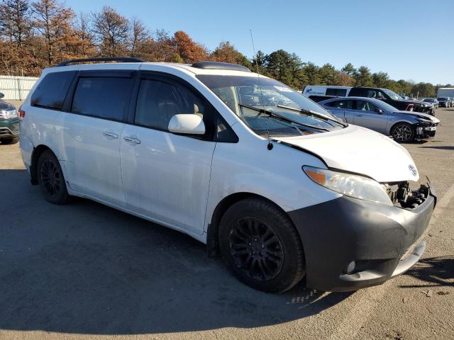 Photo 3 VIN: 5TDYK3DC3ES432282 - TOYOTA SIENNA XLE 