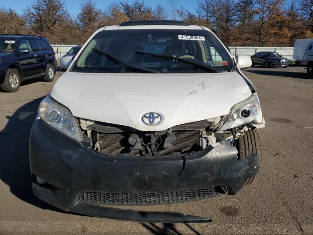 Photo 4 VIN: 5TDYK3DC3ES432282 - TOYOTA SIENNA XLE 